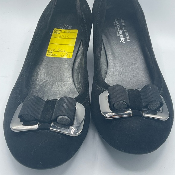 “RUSSELL & BROMLEY” for “STUART WEITZMAN” Black Bow Front Suede Heeled Shoes. - Picture 4 of 14